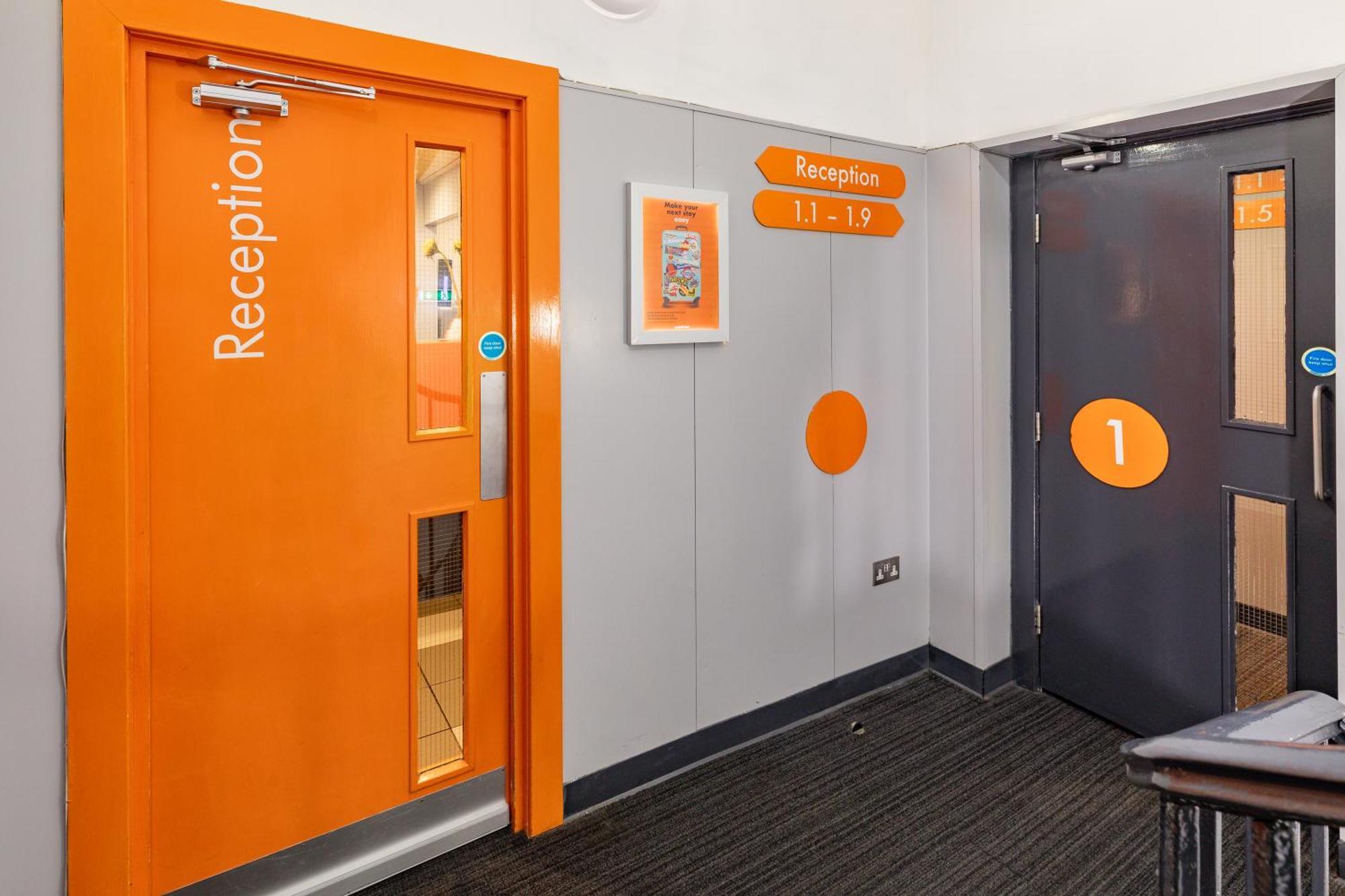 Easyhotel Эдинбург Экстерьер фото